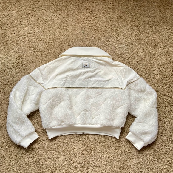 NWT Women’s Medium Nike Crop Mixed Media Jacket - Picture 8 of 11